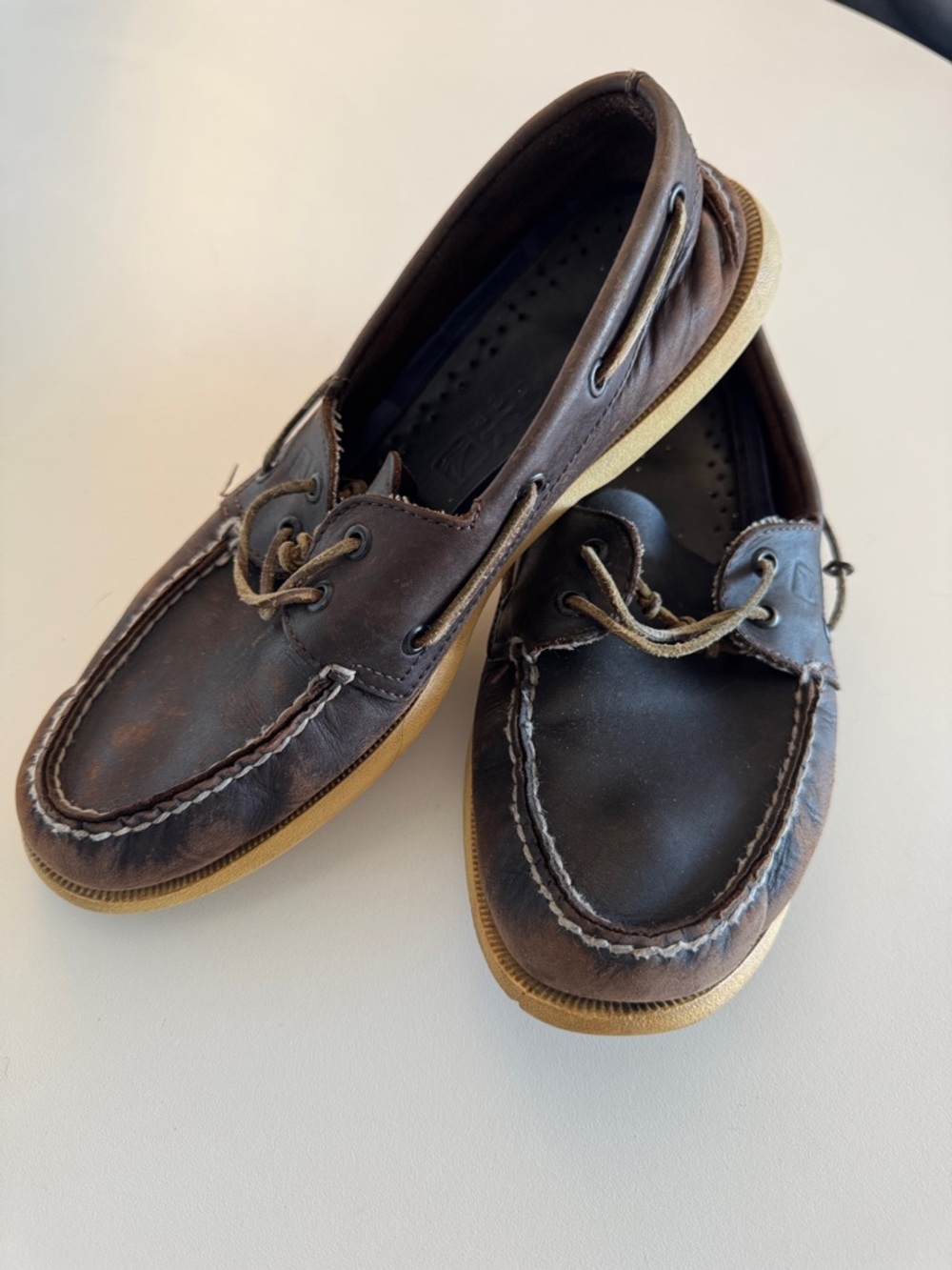 Old Money Sperry Men’s Leather sun-distressed Boat Shoes